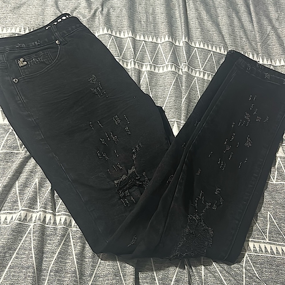 Men's black distressed jeans